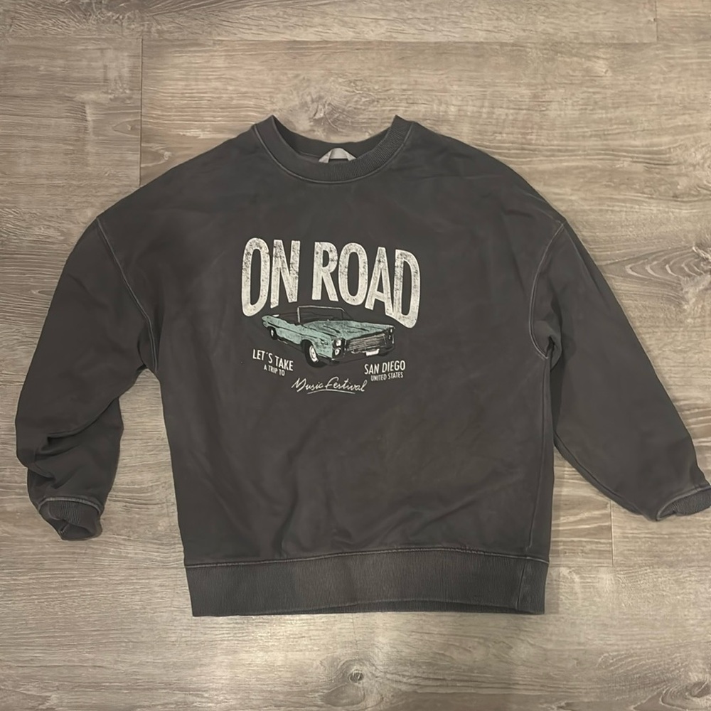 Mango Gray Crewneck Sweater with Graphic Design